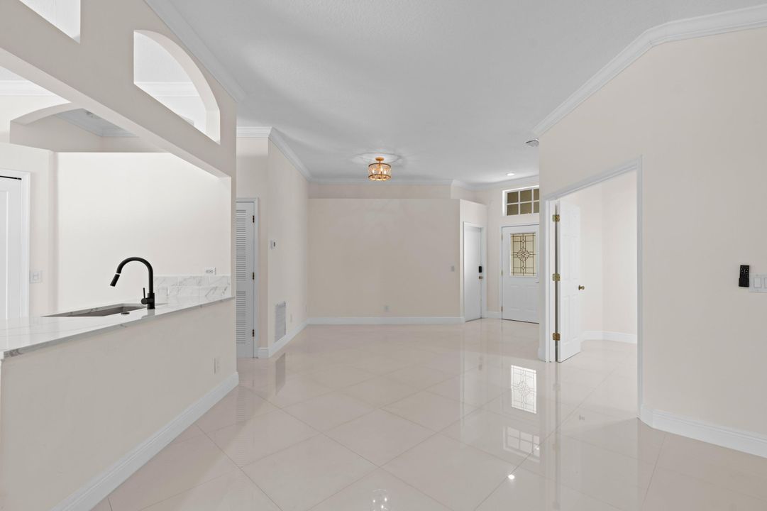 Active With Contract: $4,500 (3 beds, 2 baths, 1593 Square Feet)