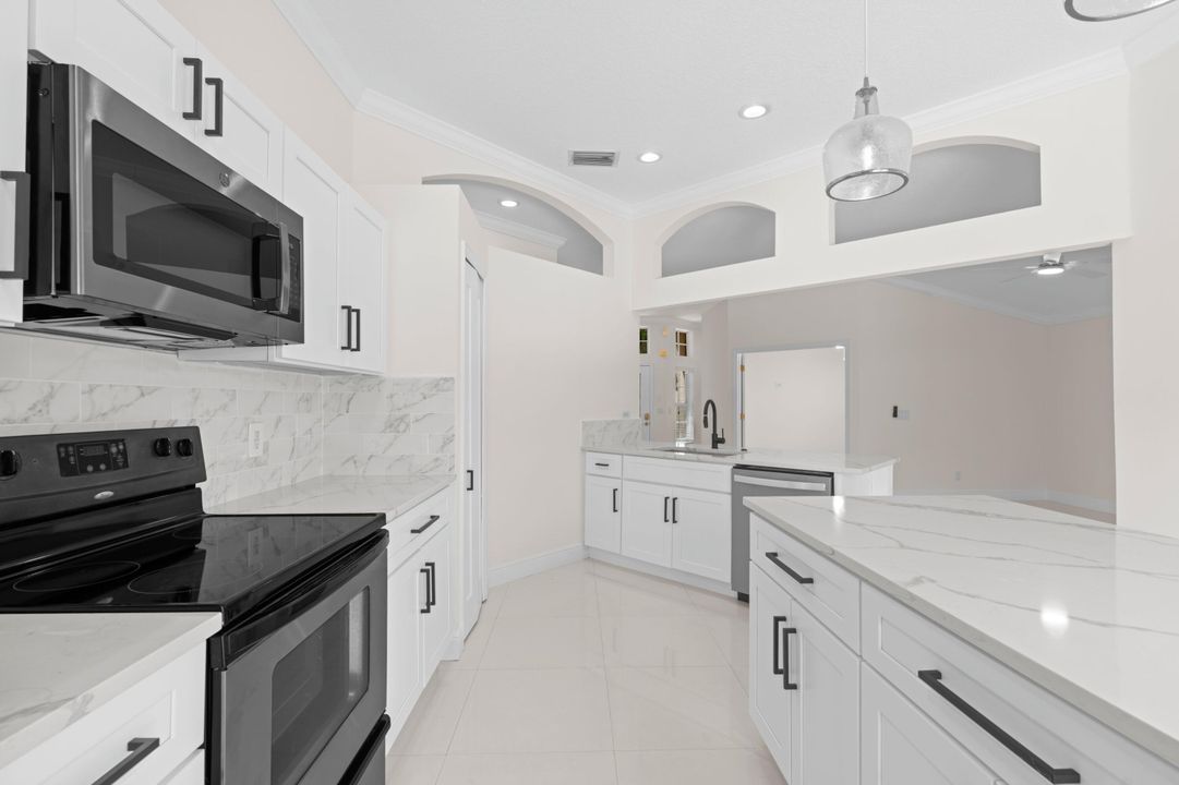 Active With Contract: $4,500 (3 beds, 2 baths, 1593 Square Feet)