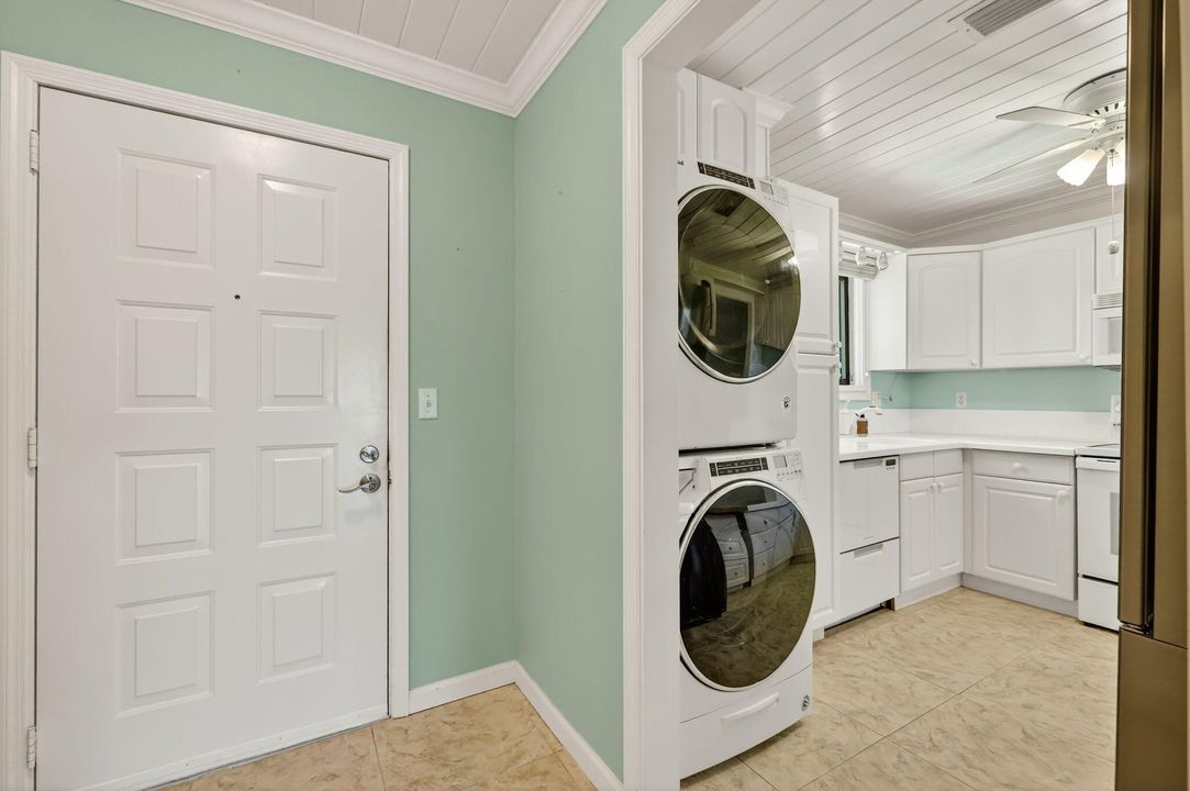 待售: $479,000 (2 贝兹, 2 浴室, 1208 平方英尺)