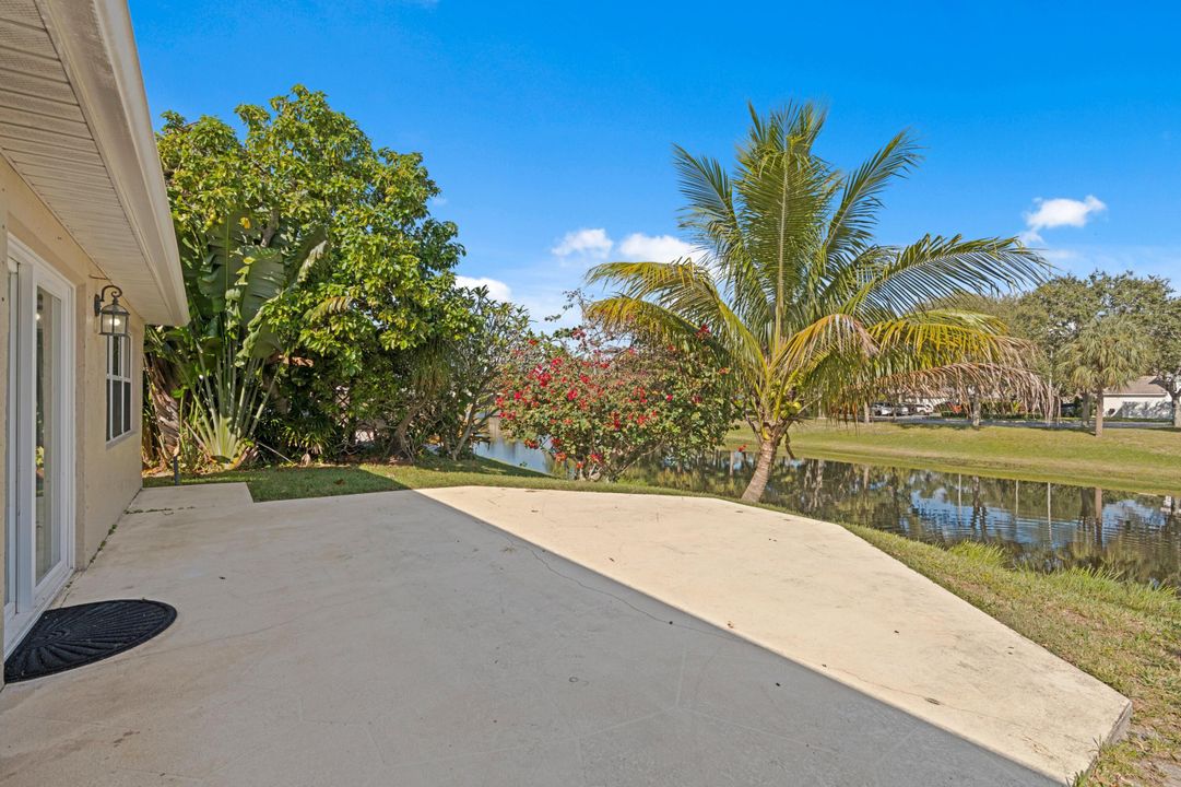 Active With Contract: $4,500 (3 beds, 2 baths, 1593 Square Feet)