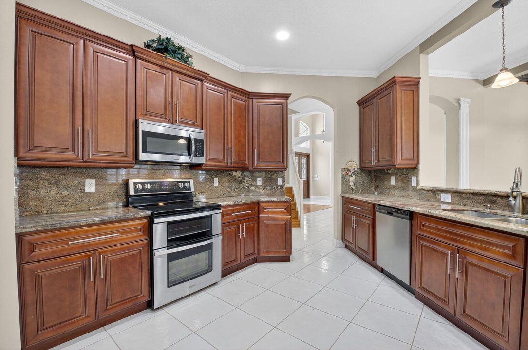 For Rent: $5,900 (5 beds, 3 baths, 3390 Square Feet)