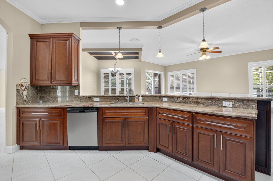 For Rent: $5,900 (5 beds, 3 baths, 3390 Square Feet)