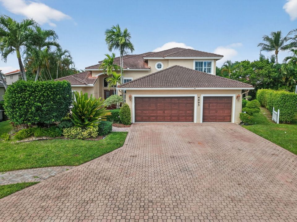 For Rent: $5,900 (5 beds, 3 baths, 3390 Square Feet)