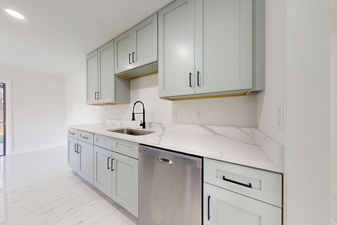 待售: $309,000 (3 贝兹, 2 浴室, 1244 平方英尺)