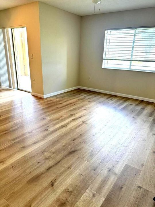 For Rent: $1,600 (1 beds, 1 baths, 868 Square Feet)