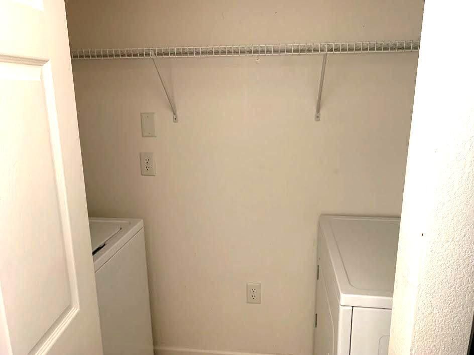 For Rent: $1,600 (1 beds, 1 baths, 868 Square Feet)