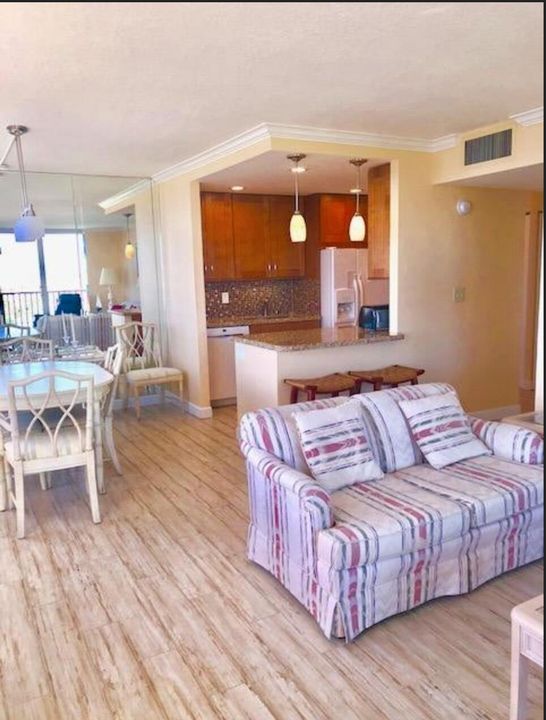 For Rent: $5,600 (2 beds, 2 baths, 1078 Square Feet)