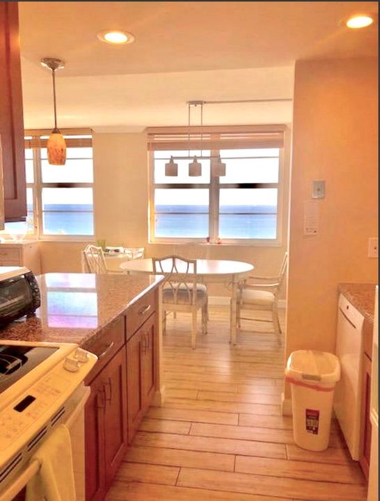 For Rent: $5,600 (2 beds, 2 baths, 1078 Square Feet)