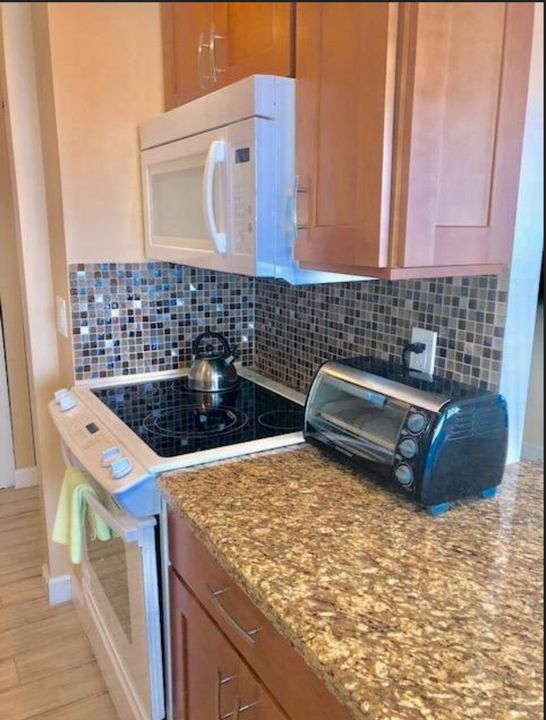 For Rent: $5,600 (2 beds, 2 baths, 1078 Square Feet)