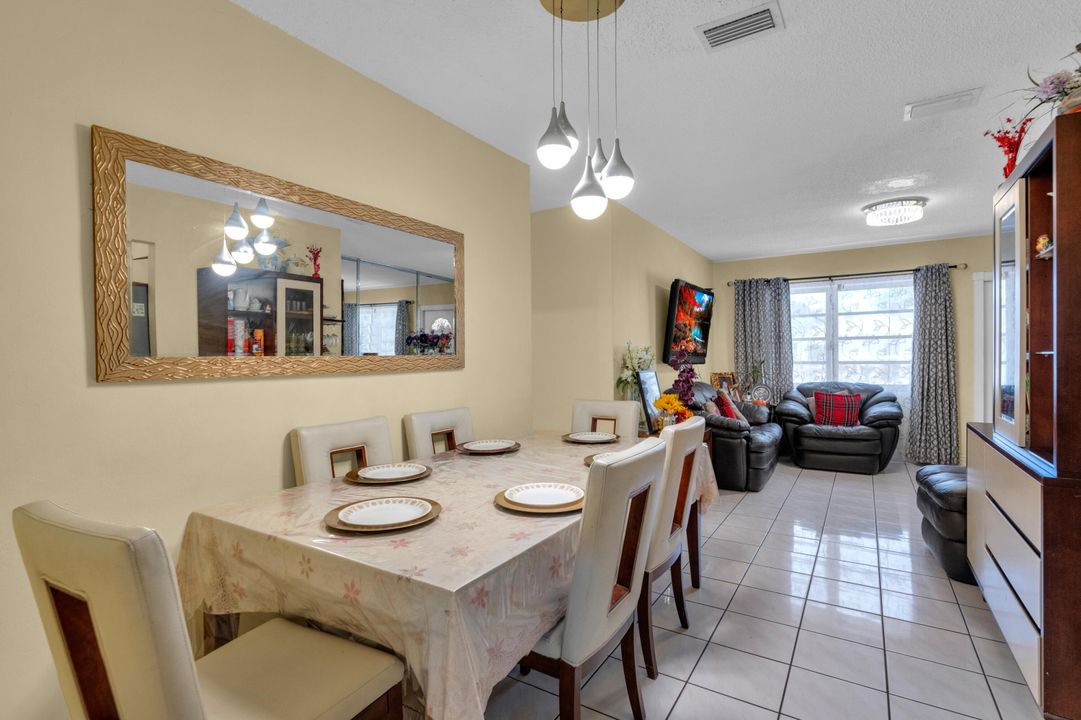 En Venta: $605,000 (4 camas, 0 baños, 1491 Pies cuadrados)