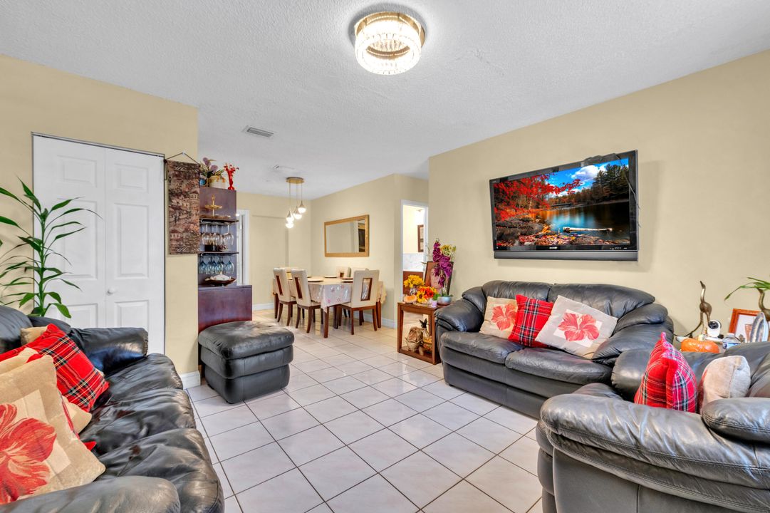 En Venta: $605,000 (4 camas, 0 baños, 1491 Pies cuadrados)