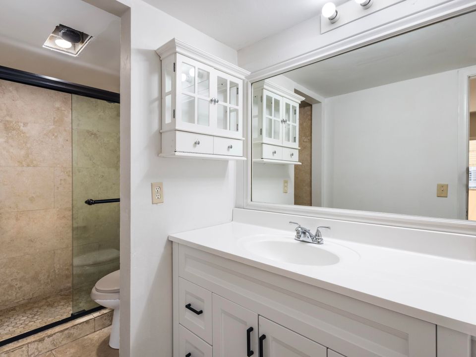 Active With Contract: $1,650 (1 beds, 1 baths, 468 Square Feet)