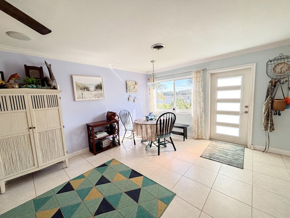 For Sale: $364,900 (3 beds, 3 baths, 1890 Square Feet)