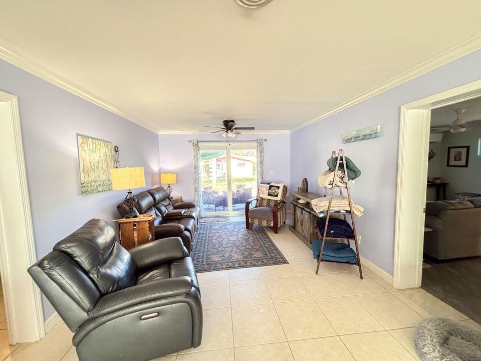 For Sale: $364,900 (3 beds, 3 baths, 1890 Square Feet)