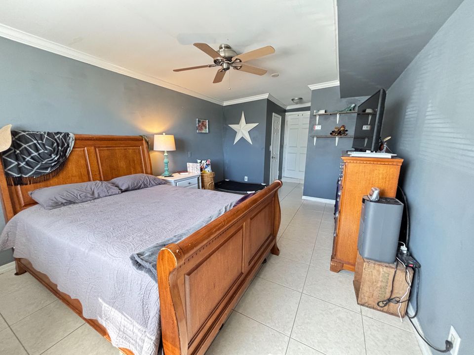 For Sale: $364,900 (3 beds, 3 baths, 1890 Square Feet)