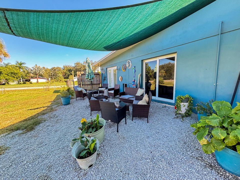 For Sale: $364,900 (3 beds, 3 baths, 1890 Square Feet)