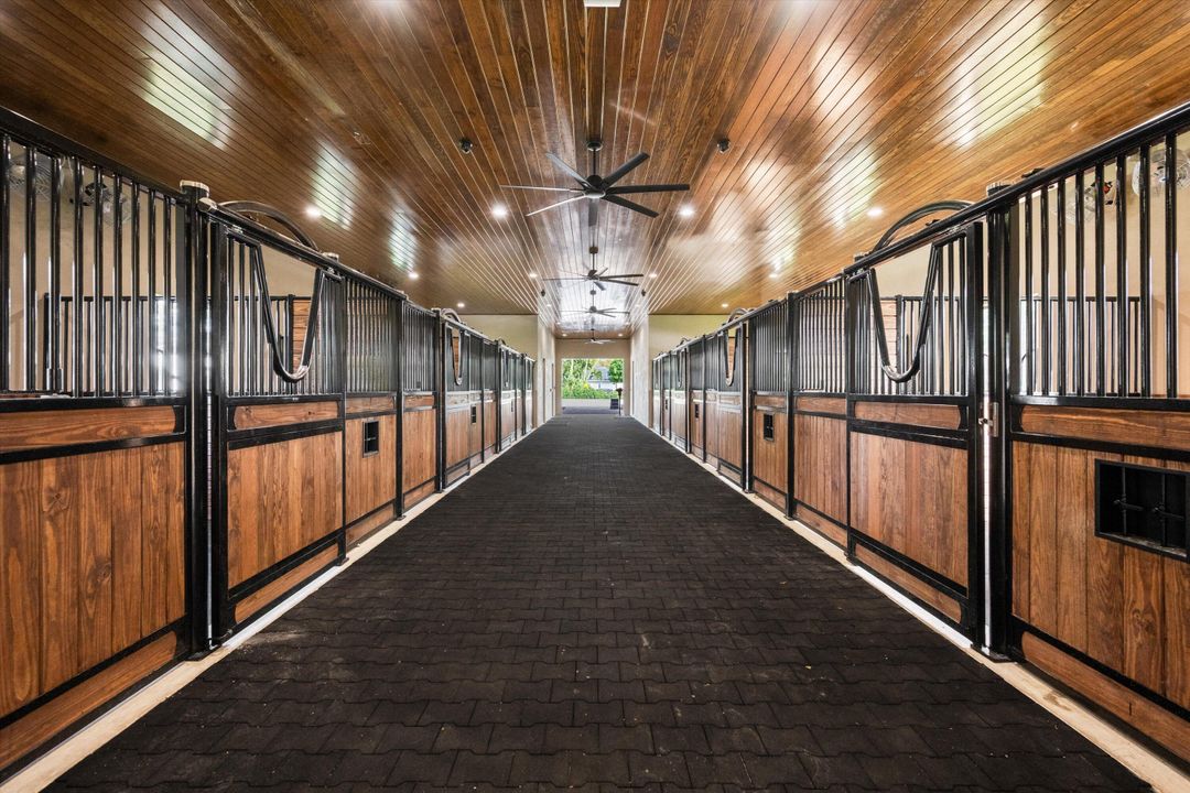 En Venta: $4,299,000 (4 camas, 4 baños, 2933 Pies cuadrados)