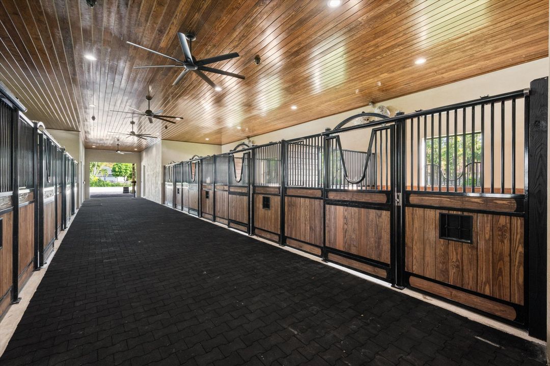 En Venta: $4,299,000 (4 camas, 4 baños, 2933 Pies cuadrados)