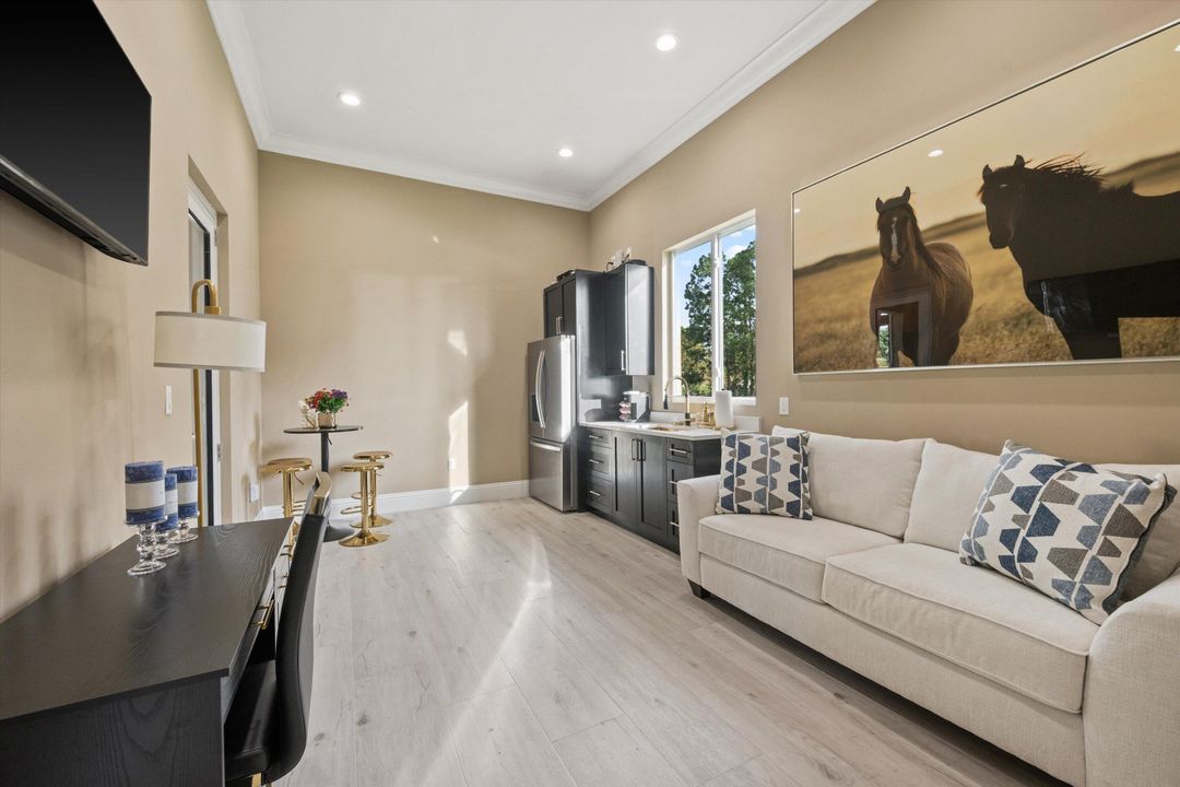 En Venta: $4,299,000 (4 camas, 4 baños, 2933 Pies cuadrados)