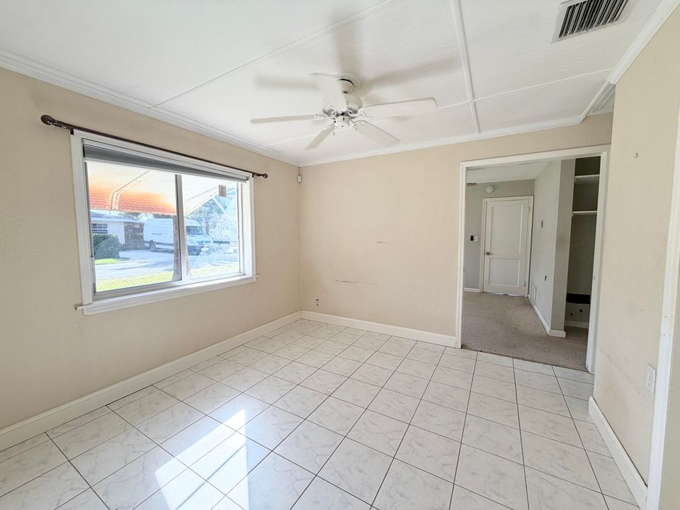 Active With Contract: $370,000 (2 beds, 2 baths, 1056 Square Feet)