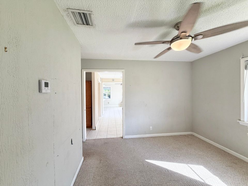 Active With Contract: $370,000 (2 beds, 2 baths, 1056 Square Feet)