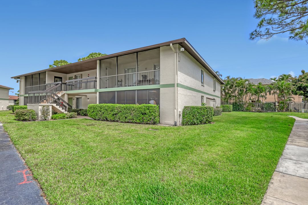 На продажу: $249,900 (2 спален, 2 ванн, 980 Квадратных фут)