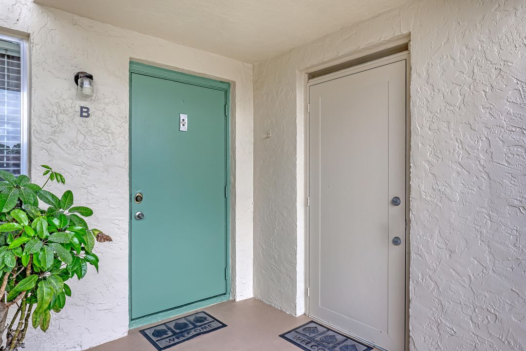 На продажу: $249,900 (2 спален, 2 ванн, 980 Квадратных фут)