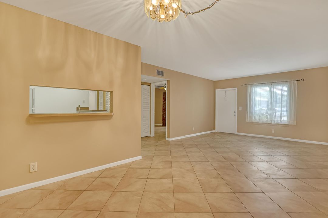 На продажу: $249,900 (2 спален, 2 ванн, 980 Квадратных фут)