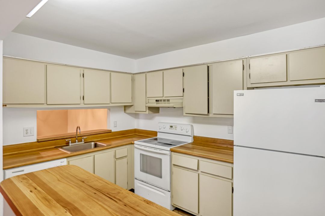 На продажу: $249,900 (2 спален, 2 ванн, 980 Квадратных фут)