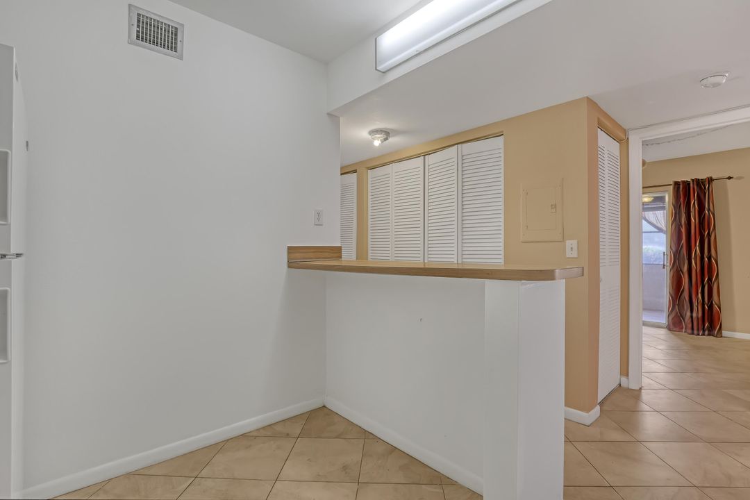 На продажу: $249,900 (2 спален, 2 ванн, 980 Квадратных фут)