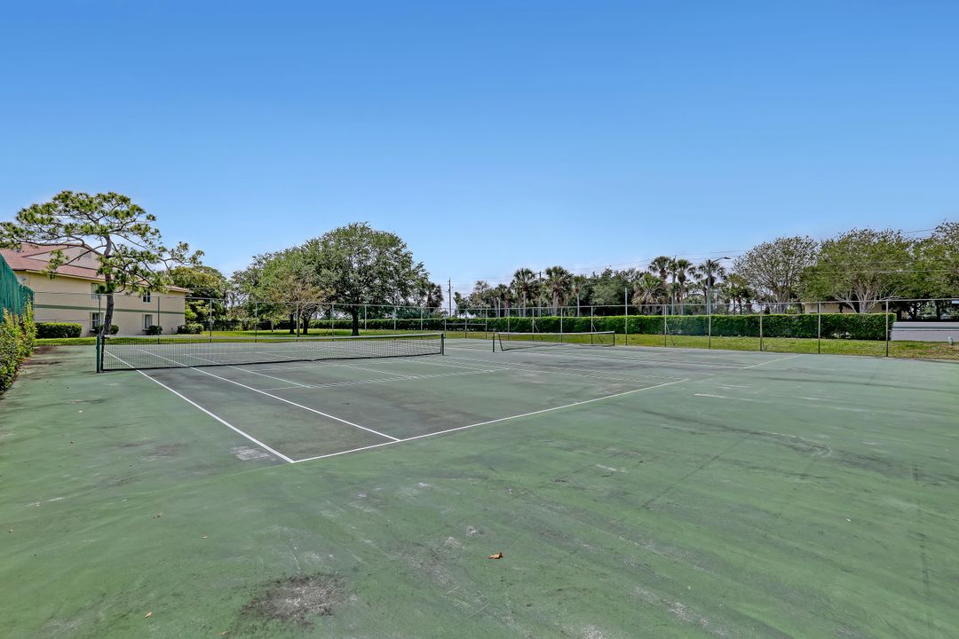 На продажу: $249,900 (2 спален, 2 ванн, 980 Квадратных фут)