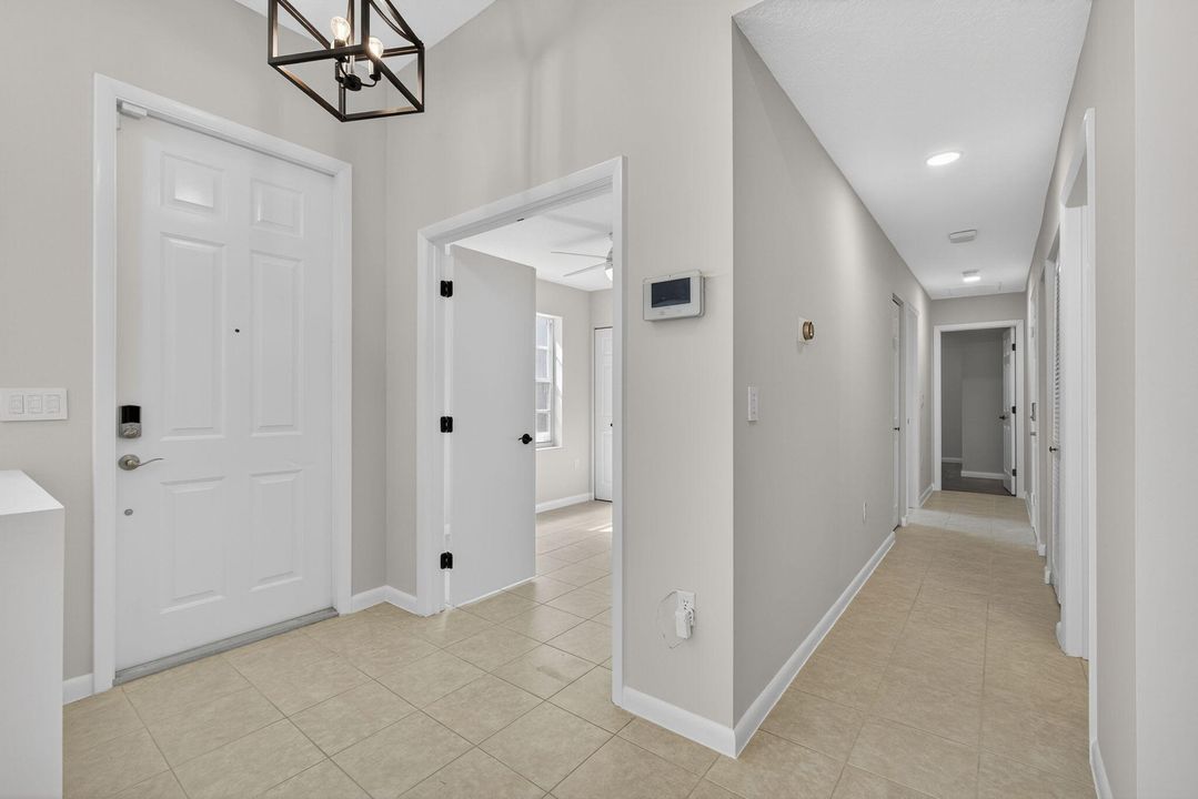 Под контрактом: $3,000 (4 спален, 2 ванн, 1611 Квадратных фут)