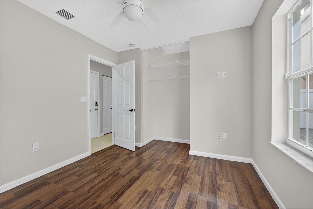 Под контрактом: $3,000 (4 спален, 2 ванн, 1611 Квадратных фут)