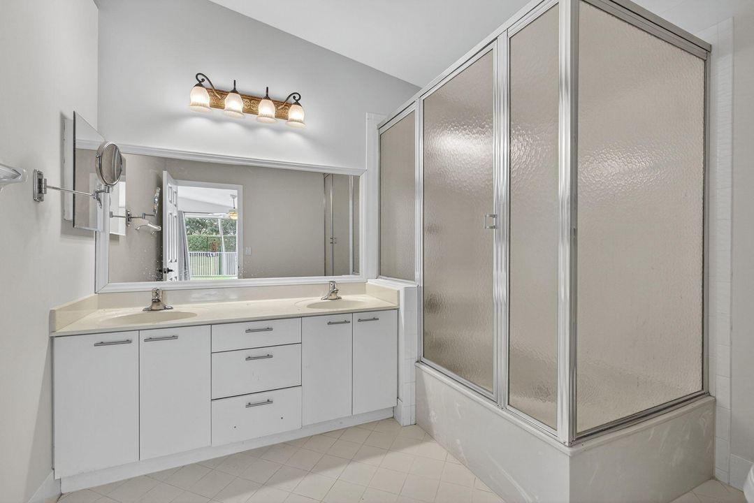 Под контрактом: $3,000 (4 спален, 2 ванн, 1611 Квадратных фут)