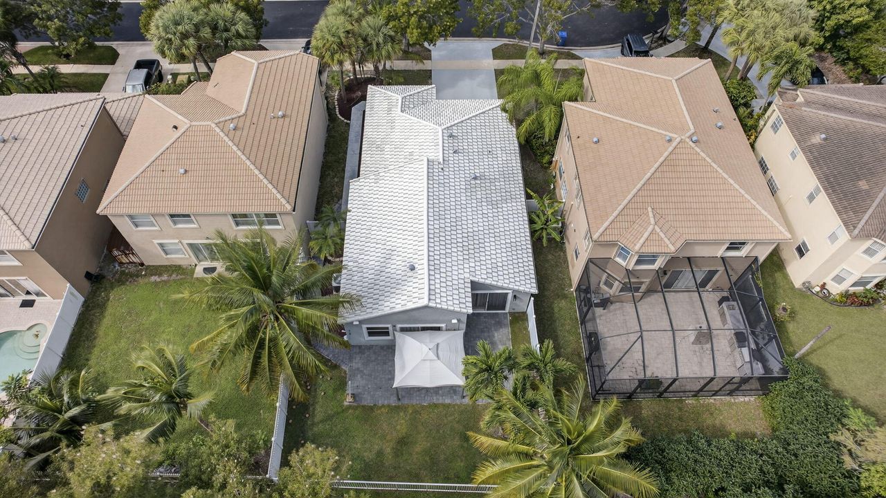 Под контрактом: $3,000 (4 спален, 2 ванн, 1611 Квадратных фут)