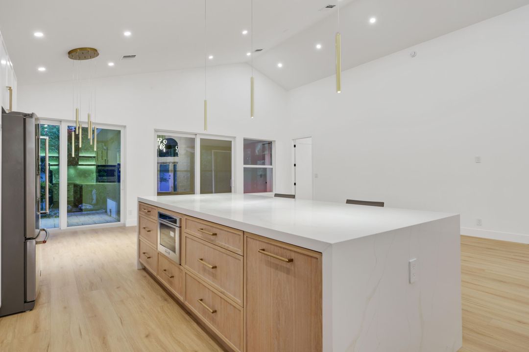 En Renta: $12,900 (3 camas, 2 baños, 1841 Pies cuadrados)