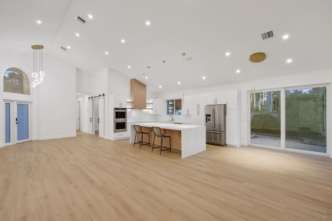 En Renta: $12,900 (3 camas, 2 baños, 1841 Pies cuadrados)