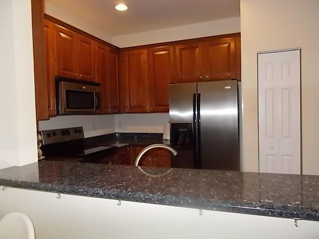 For Rent: $1,900 (3 beds, 2 baths, 1212 Square Feet)