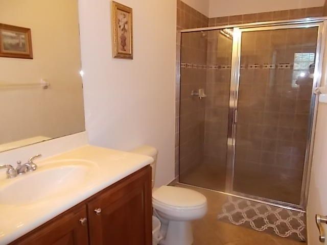 For Rent: $1,900 (3 beds, 2 baths, 1212 Square Feet)