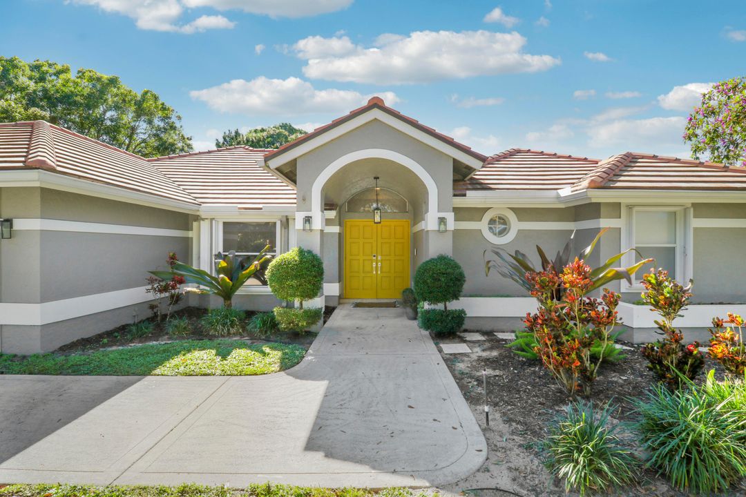 Active With Contract: $799,000 (3 beds, 2 baths, 1919 Square Feet)