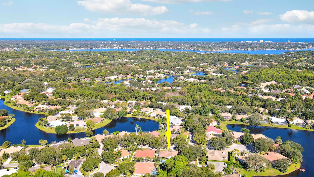 Active With Contract: $799,000 (3 beds, 2 baths, 1919 Square Feet)