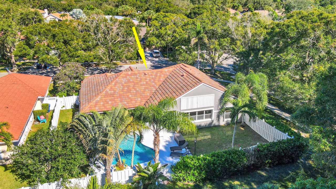 Active With Contract: $799,000 (3 beds, 2 baths, 1919 Square Feet)