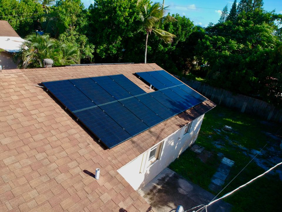 Active With Contract: $355,000 (3 beds, 2 baths, 1401 Square Feet)