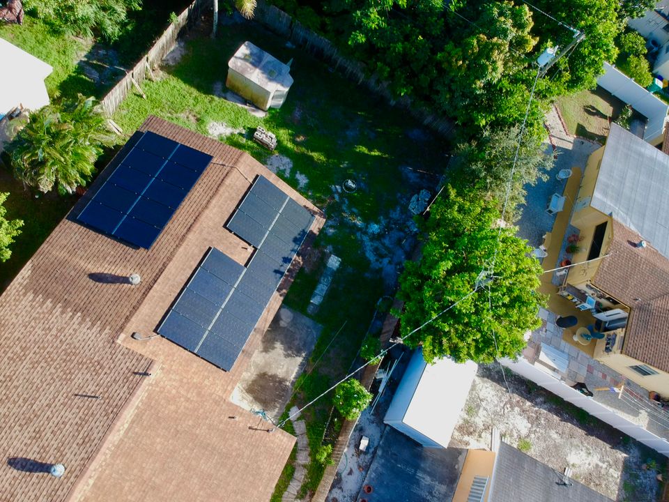 Active With Contract: $355,000 (3 beds, 2 baths, 1401 Square Feet)