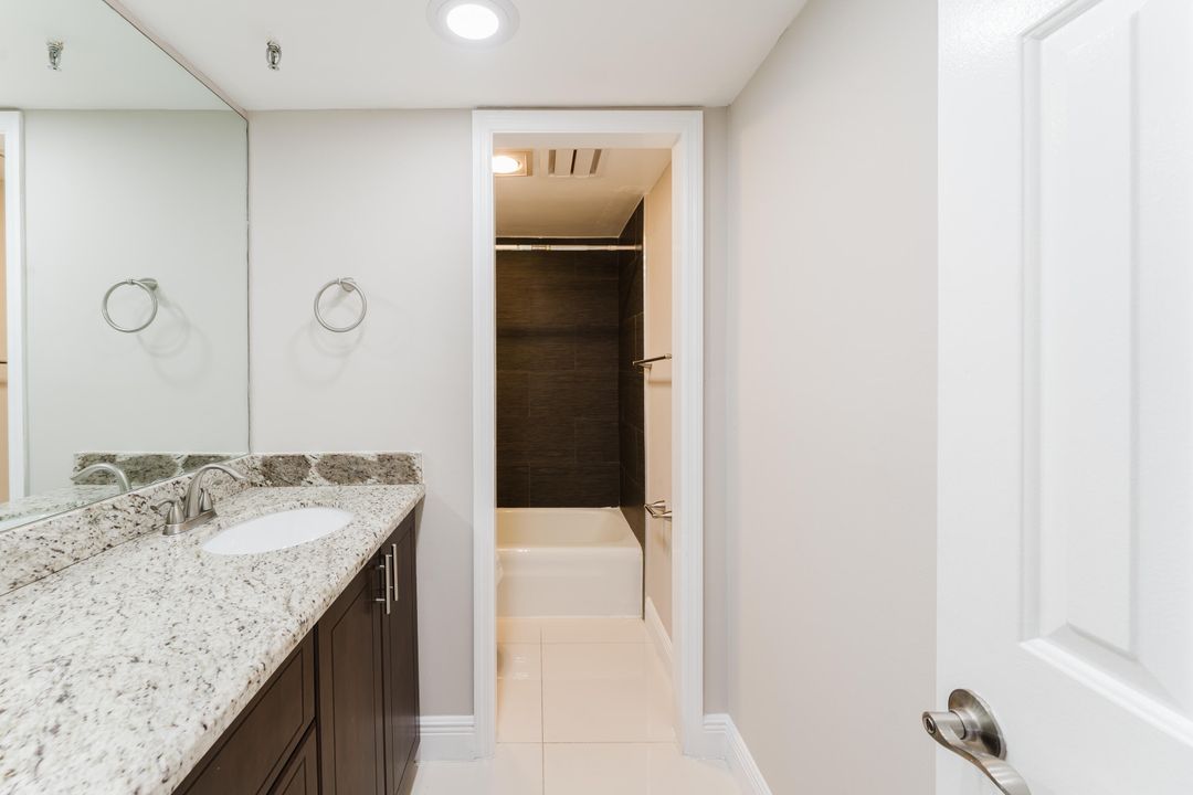 For Rent: $3,450 (2 beds, 2 baths, 1315 Square Feet)