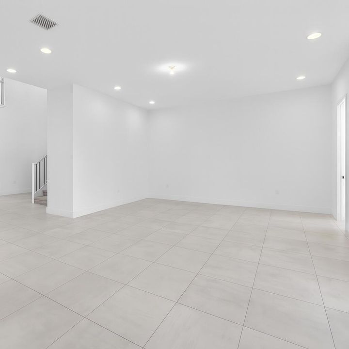 For Rent: $12,500 (5 beds, 7 baths, 4605 Square Feet)