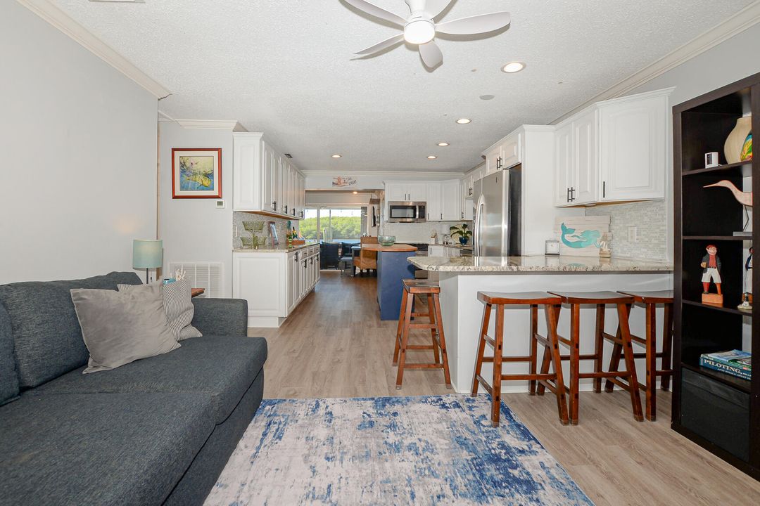 В аренду: $3,800 (2 спален, 1 ванн, 783 Квадратных фут)