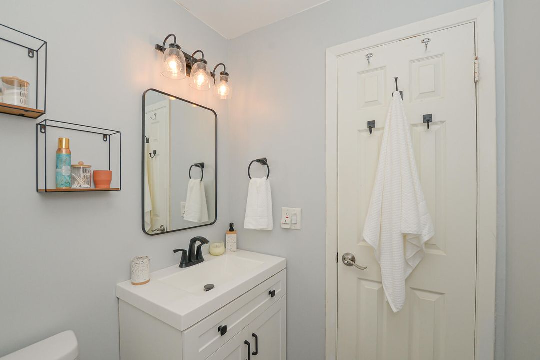 В аренду: $3,800 (2 спален, 1 ванн, 783 Квадратных фут)