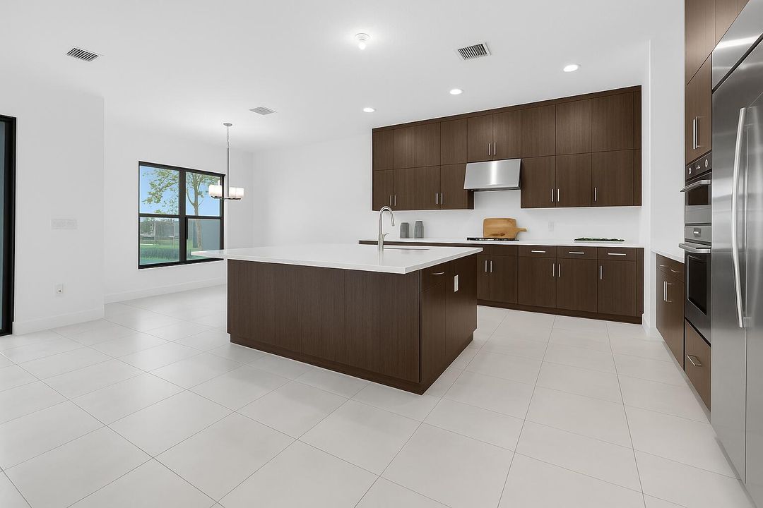 For Rent: $12,500 (5 beds, 7 baths, 4605 Square Feet)