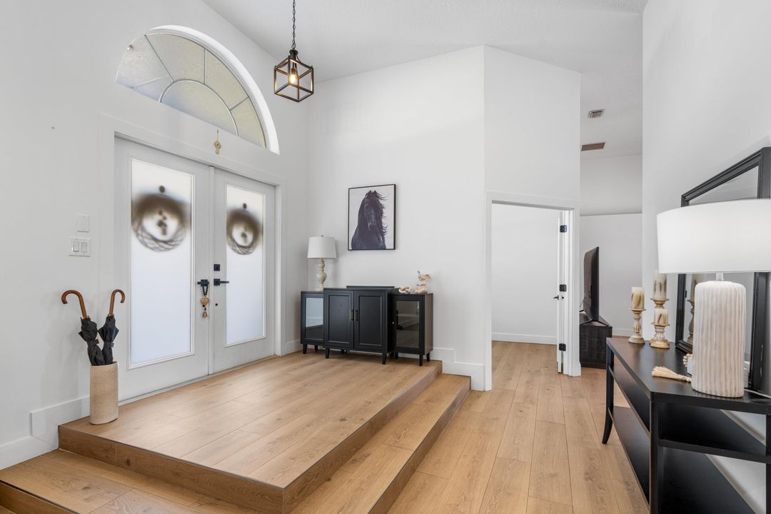 For Sale: $1,150,000 (5 beds, 3 baths, 2955 Square Feet)